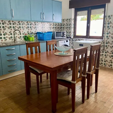 Casa Nova - - Moradia Com Jardim *