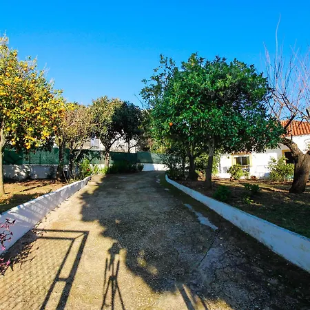 Casa Nova - Paderne - Moradia Com Jardim Tatil Evi