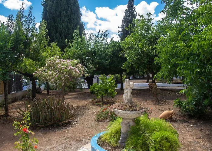 Casa Nova - Paderne - Moradia Com Jardim Tatil Evi