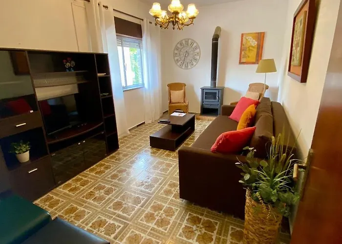 Casa Nova - Paderne - Moradia Com Jardim * Paderne (Faro)