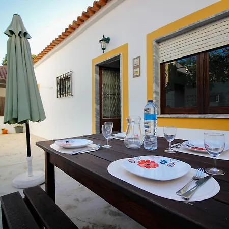 Casa Nova - - Moradia Com Jardim Paderne (Faro)