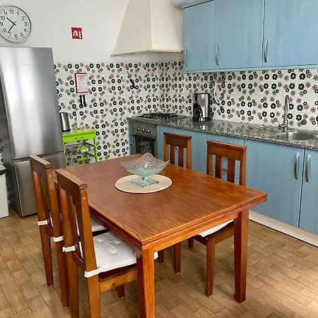 Casa Nova - - Moradia Com Jardim *