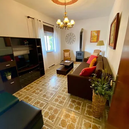 Casa Nova - - Moradia Com Jardim * Paderne (Faro)