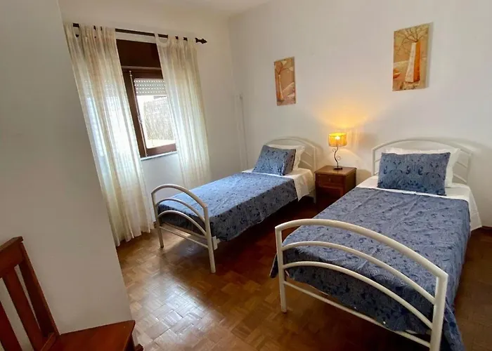 Casa Nova - Paderne - Moradia Com Jardim 別荘